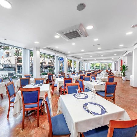 Hotel Zanarini In Centro A Riccione Zewnętrze zdjęcie