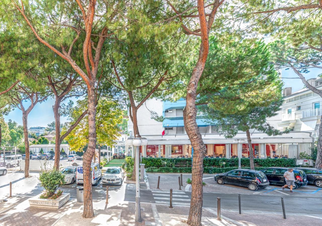 Hotel Zanarini In Centro A Riccione Zewnętrze zdjęcie