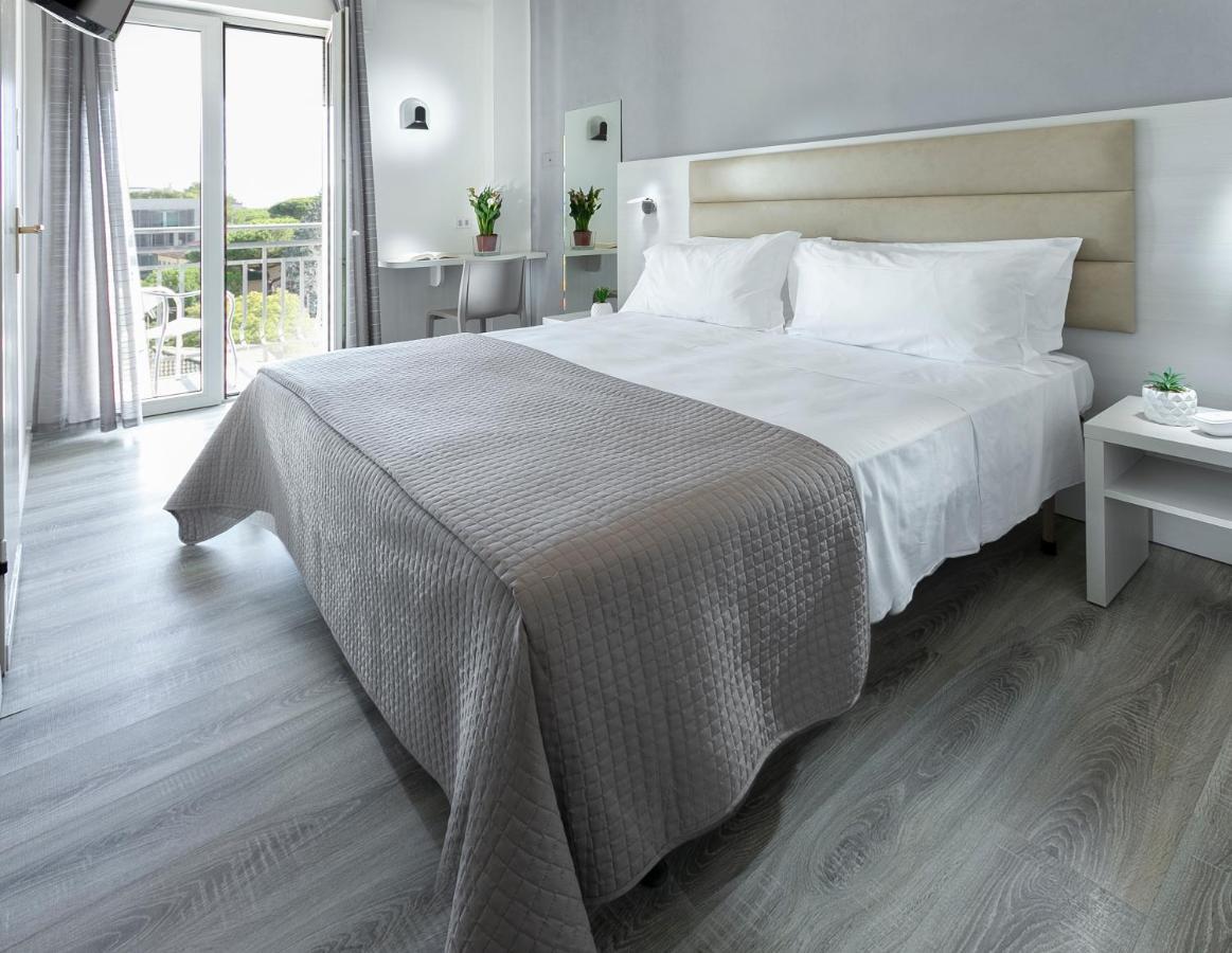 Hotel Zanarini In Centro A Riccione Zewnętrze zdjęcie