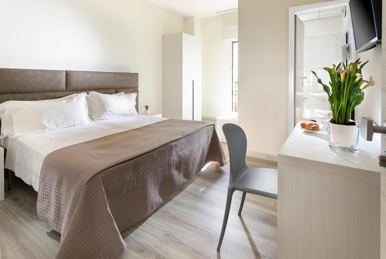 Hotel Zanarini In Centro A Riccione Zewnętrze zdjęcie