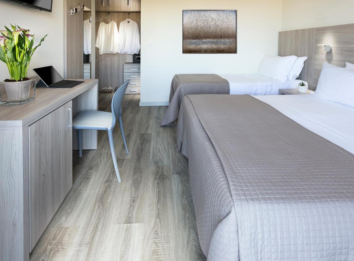Hotel Zanarini In Centro A Riccione Zewnętrze zdjęcie