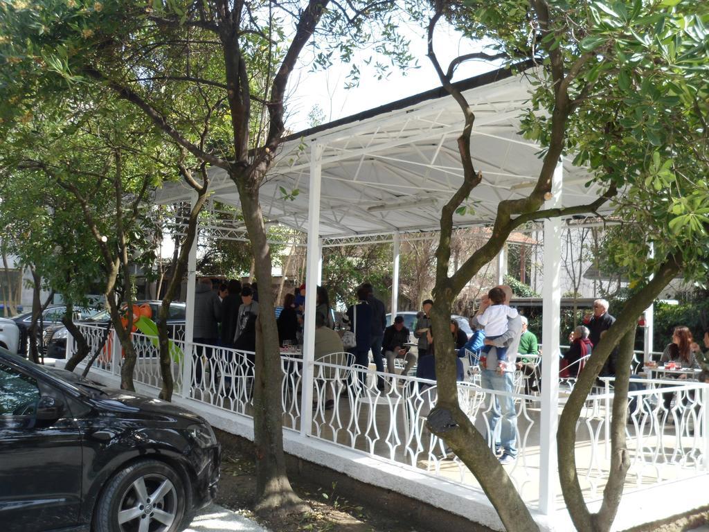Hotel Zanarini In Centro A Riccione Zewnętrze zdjęcie