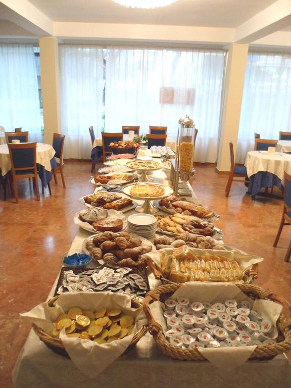 Hotel Zanarini In Centro A Riccione Zewnętrze zdjęcie