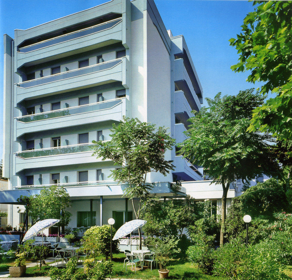 Hotel Zanarini In Centro A Riccione Zewnętrze zdjęcie