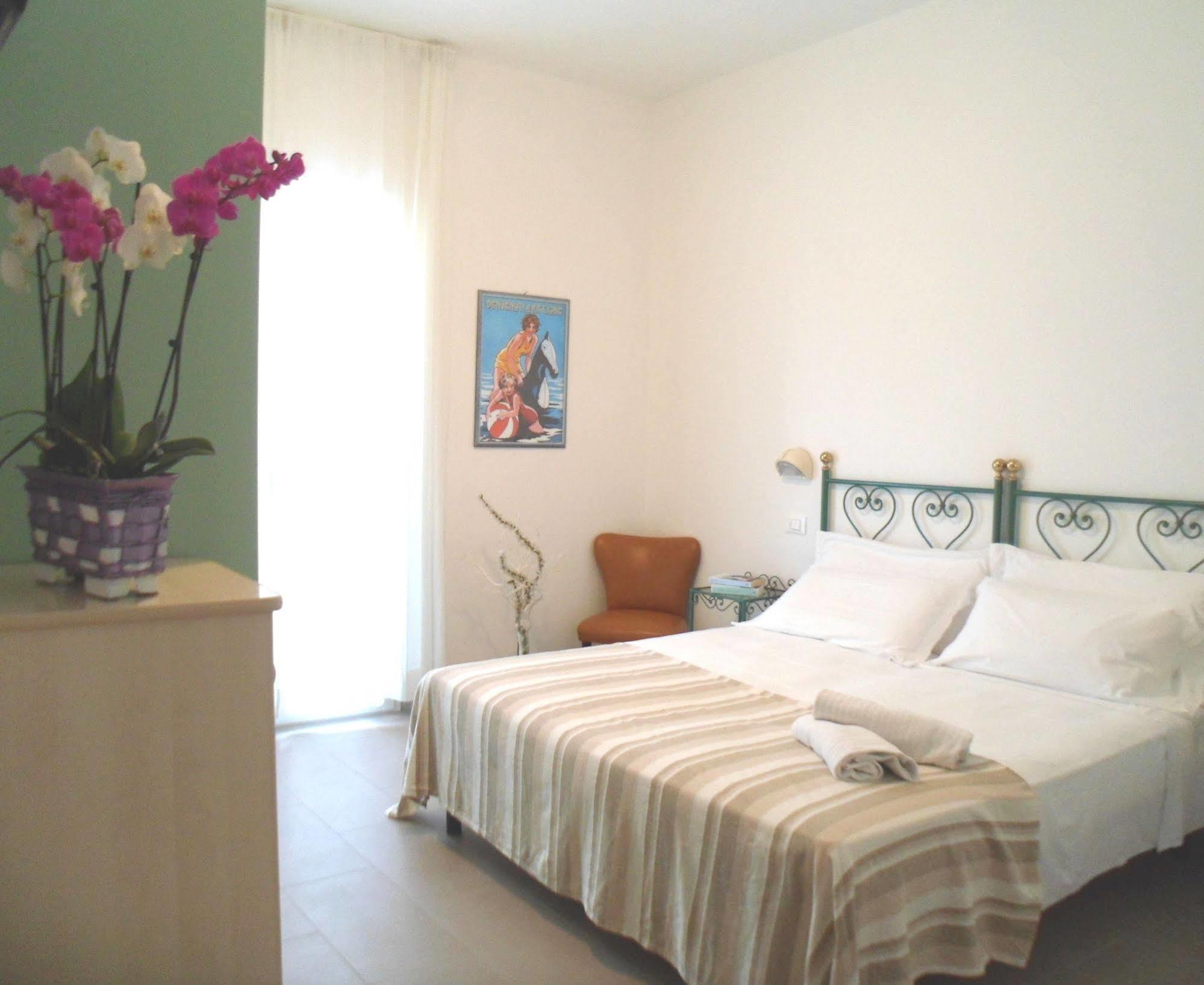 Hotel Zanarini In Centro A Riccione Zewnętrze zdjęcie