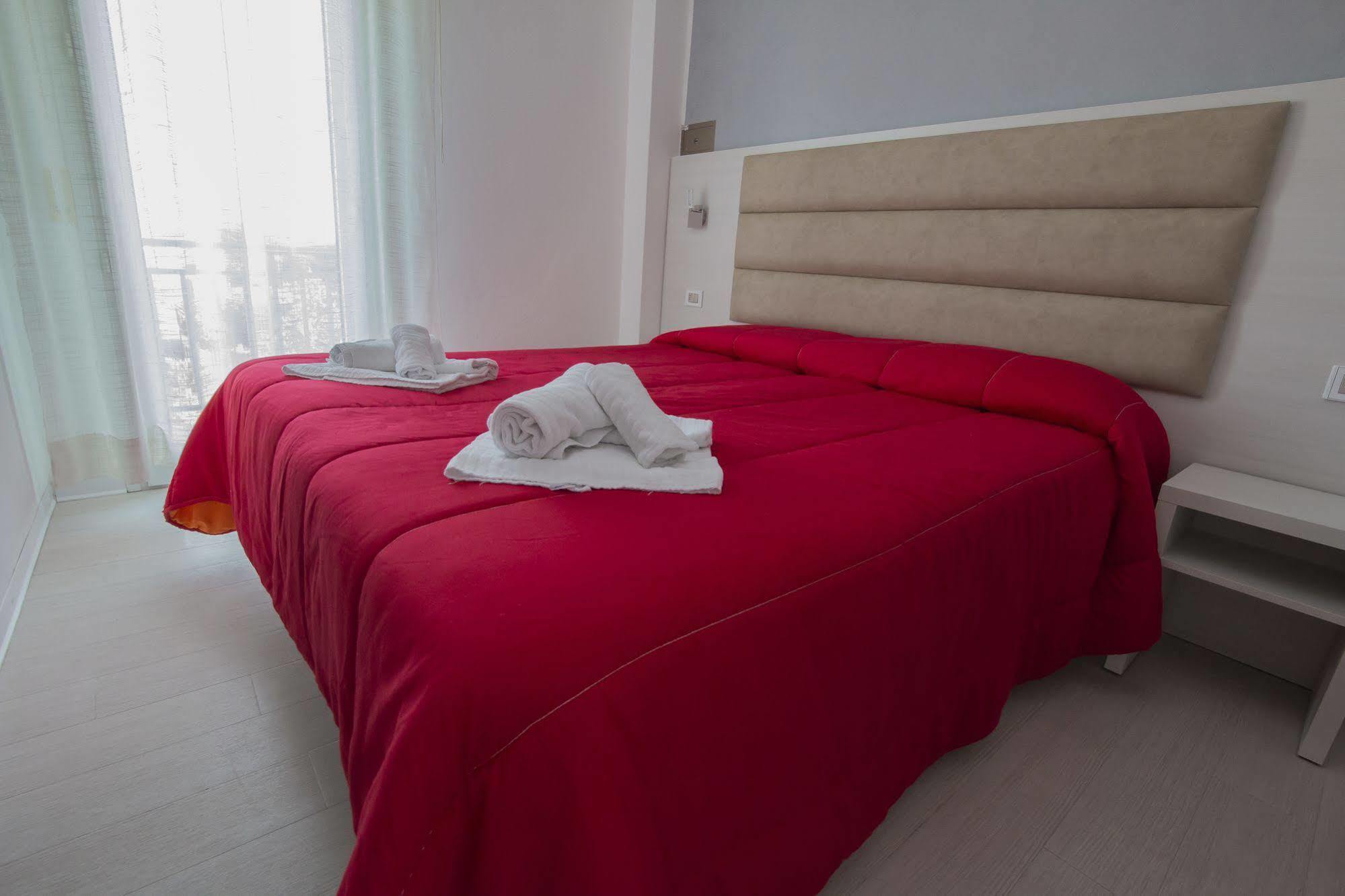 Hotel Zanarini In Centro A Riccione Zewnętrze zdjęcie